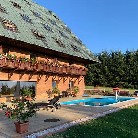 Zaly Apartment